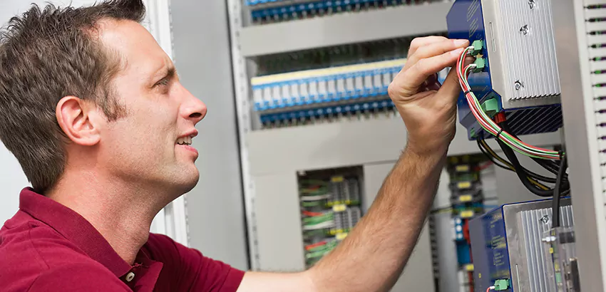 Offshore and Petroleum Facility Electrician in West Des Moines