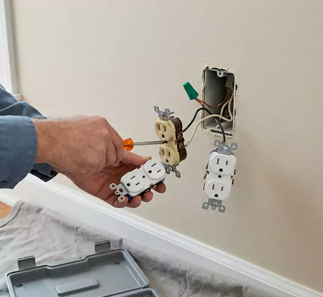 Professional Outlet Replacement: Your Local Swap-Out Team in West Des Moines, IA